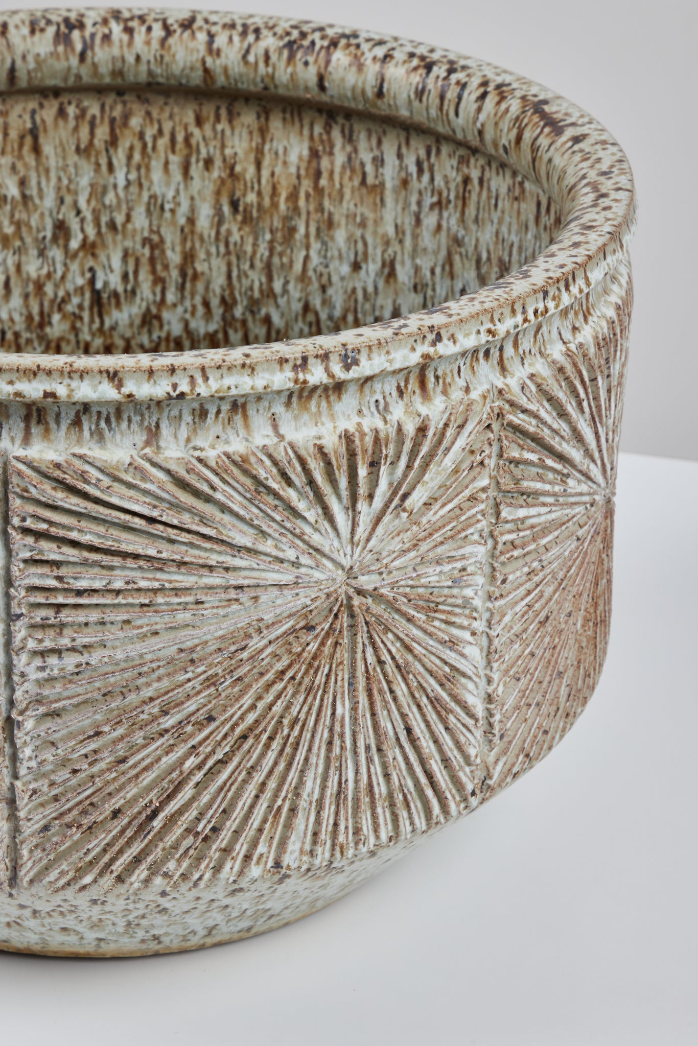 David Cressey & Robert Maxwell Speckle Glazed “Sunburst” Bowl Planter for Earthgender