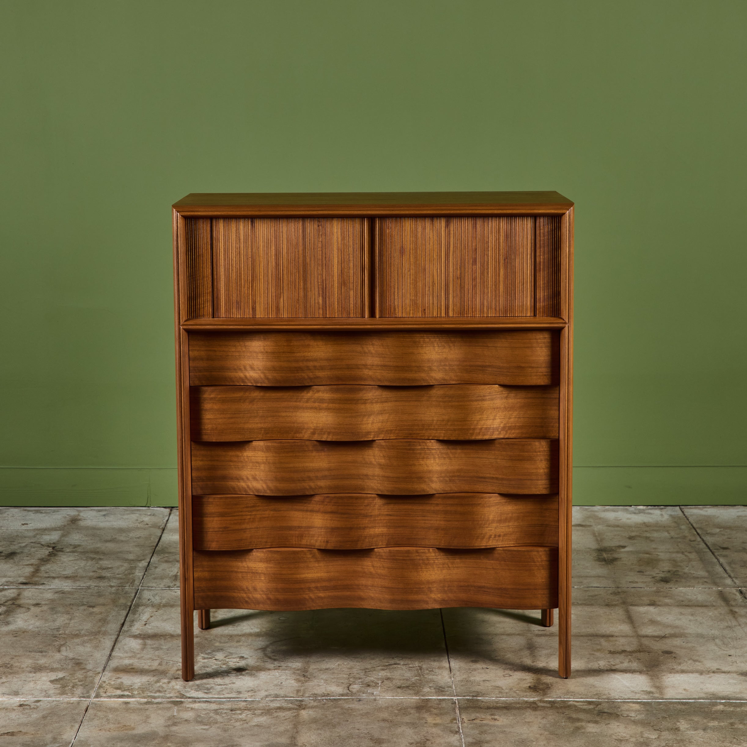 high boy dresser Early American Antique Highboy Chest on Chest Philadelphia Walnut full extension Swedish Highboy Dresser
