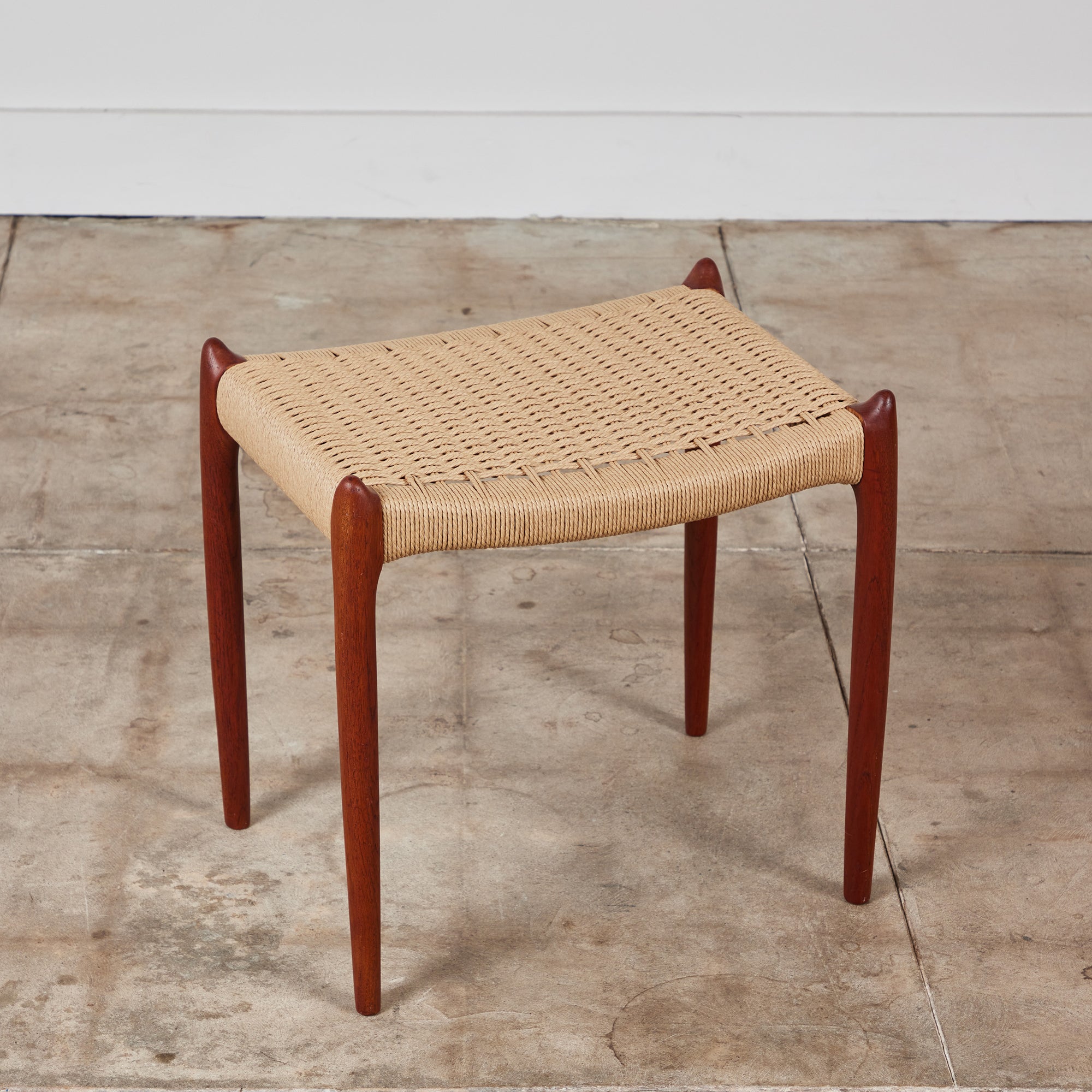 Niels Møller Ottoman with Danish Cord Seat – DEN