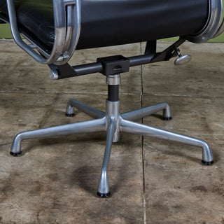 Eames Soft Pad Management Chair for Herman Miller