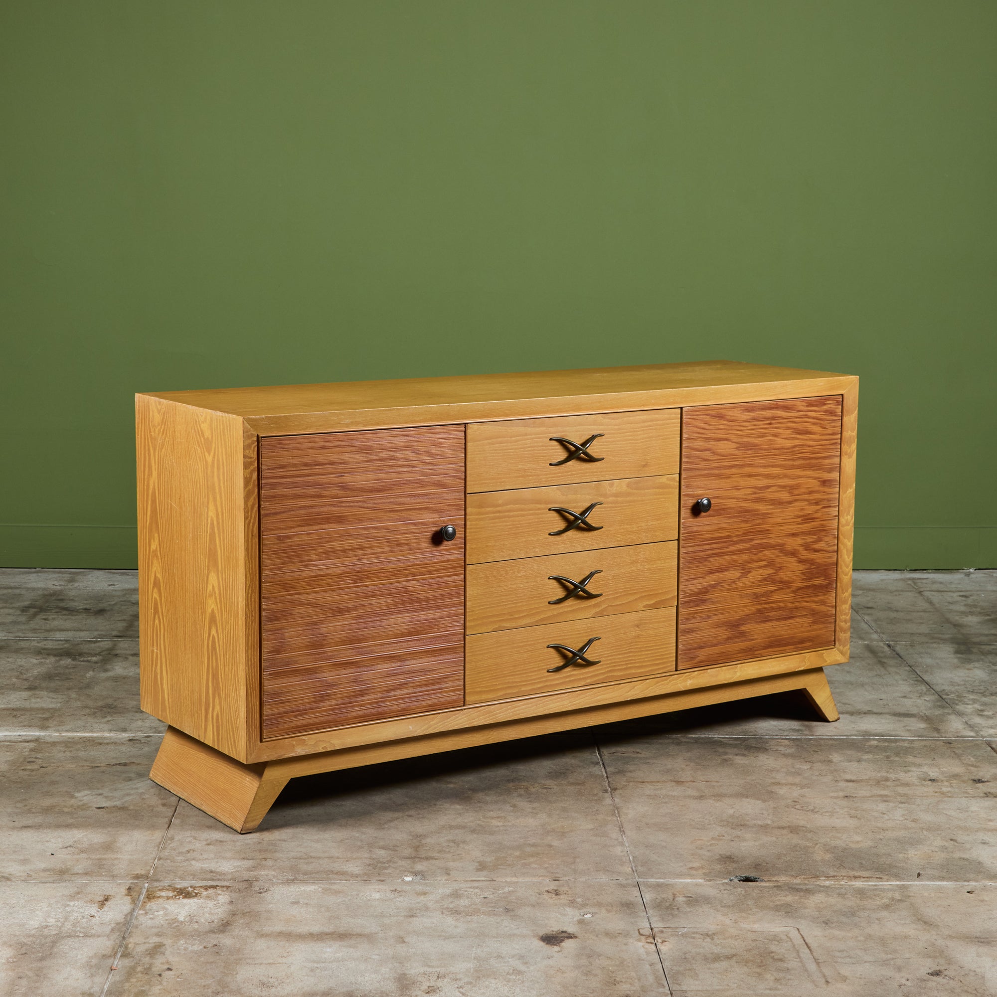 brown saltman dresser SOLD Brown Saltman six drawer dresser Price: 1350 Dimensions: W66 D18 H28