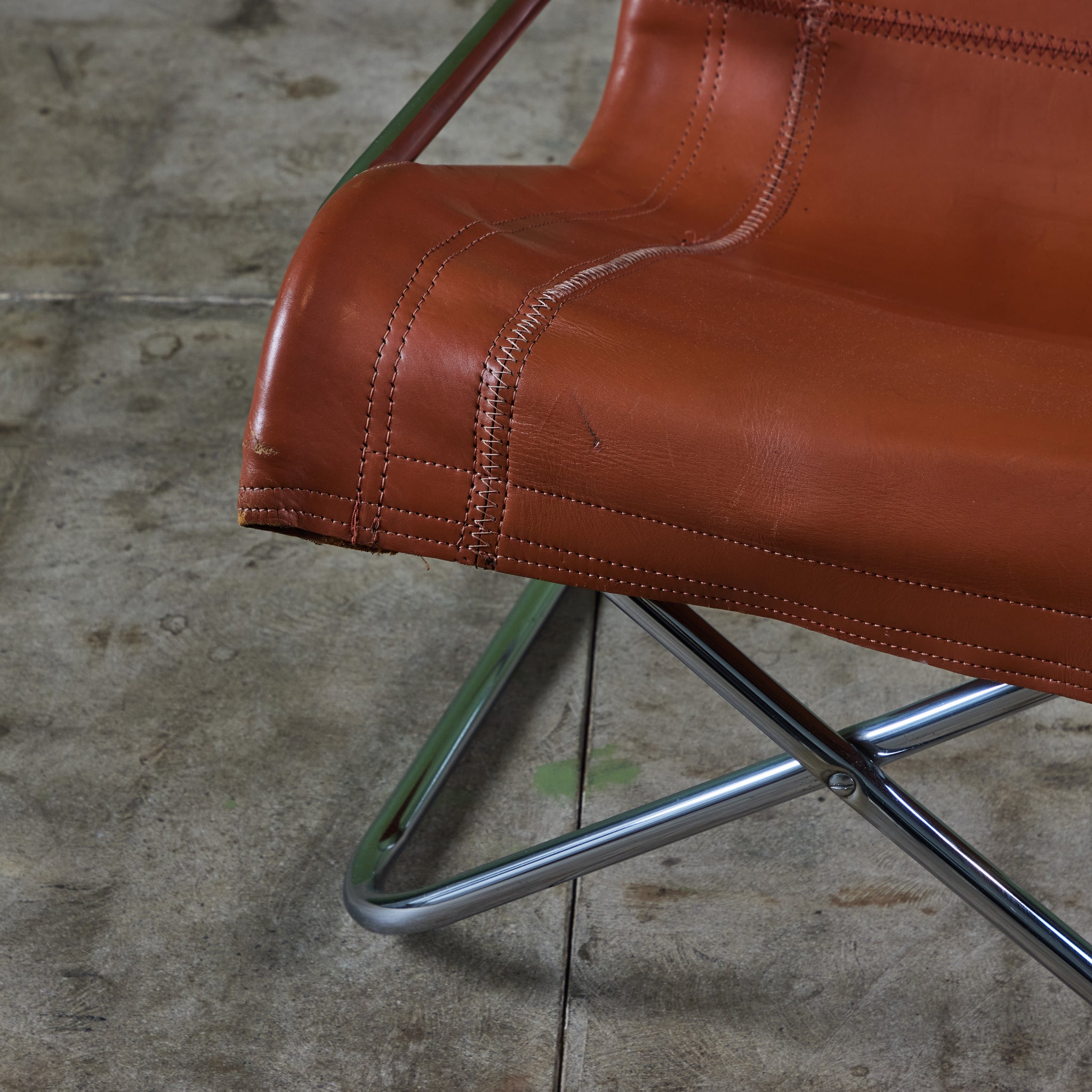 Takeshi Nii 'NY' Japanese Leather Folding Chair