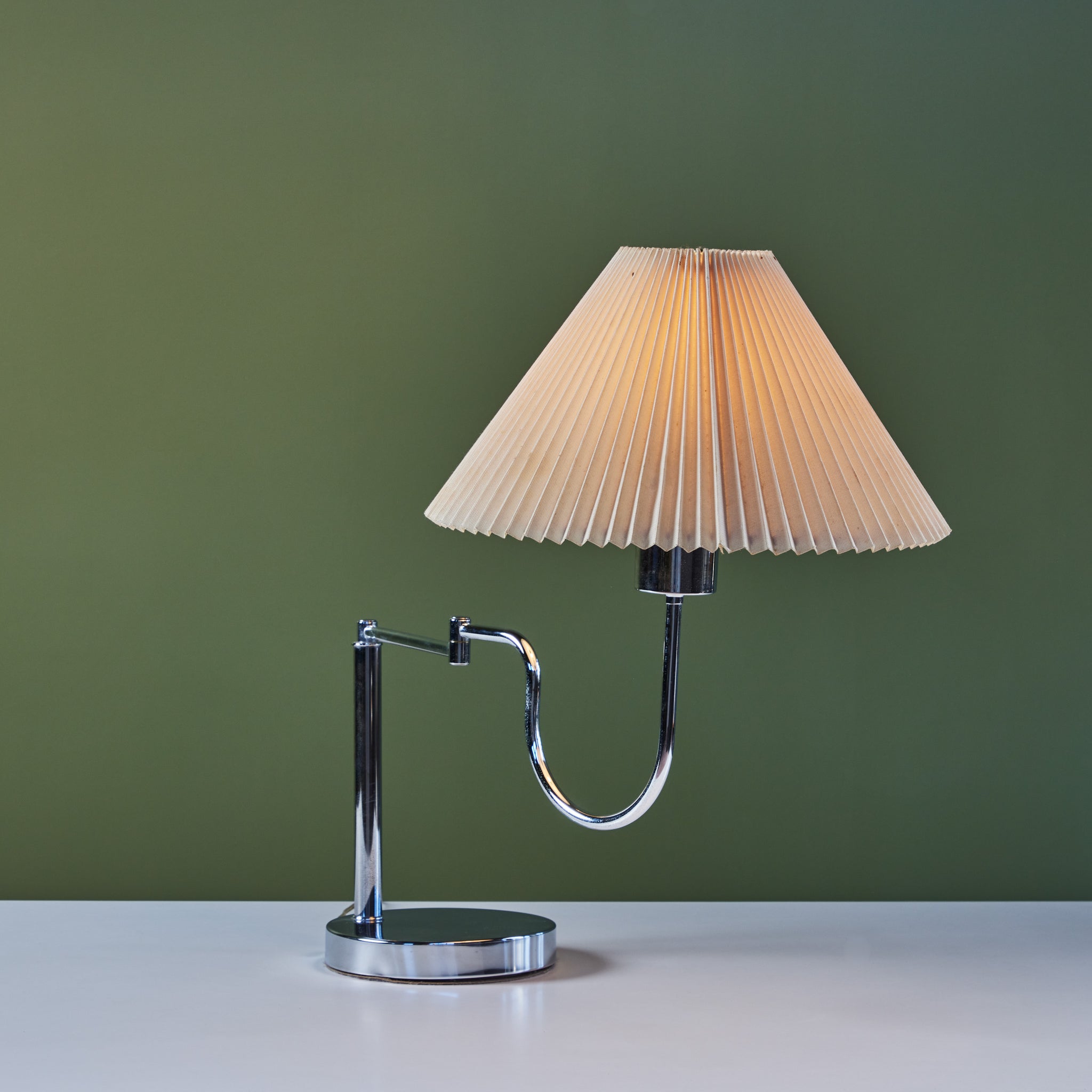 Walter Von Nessen Style Table Lamp