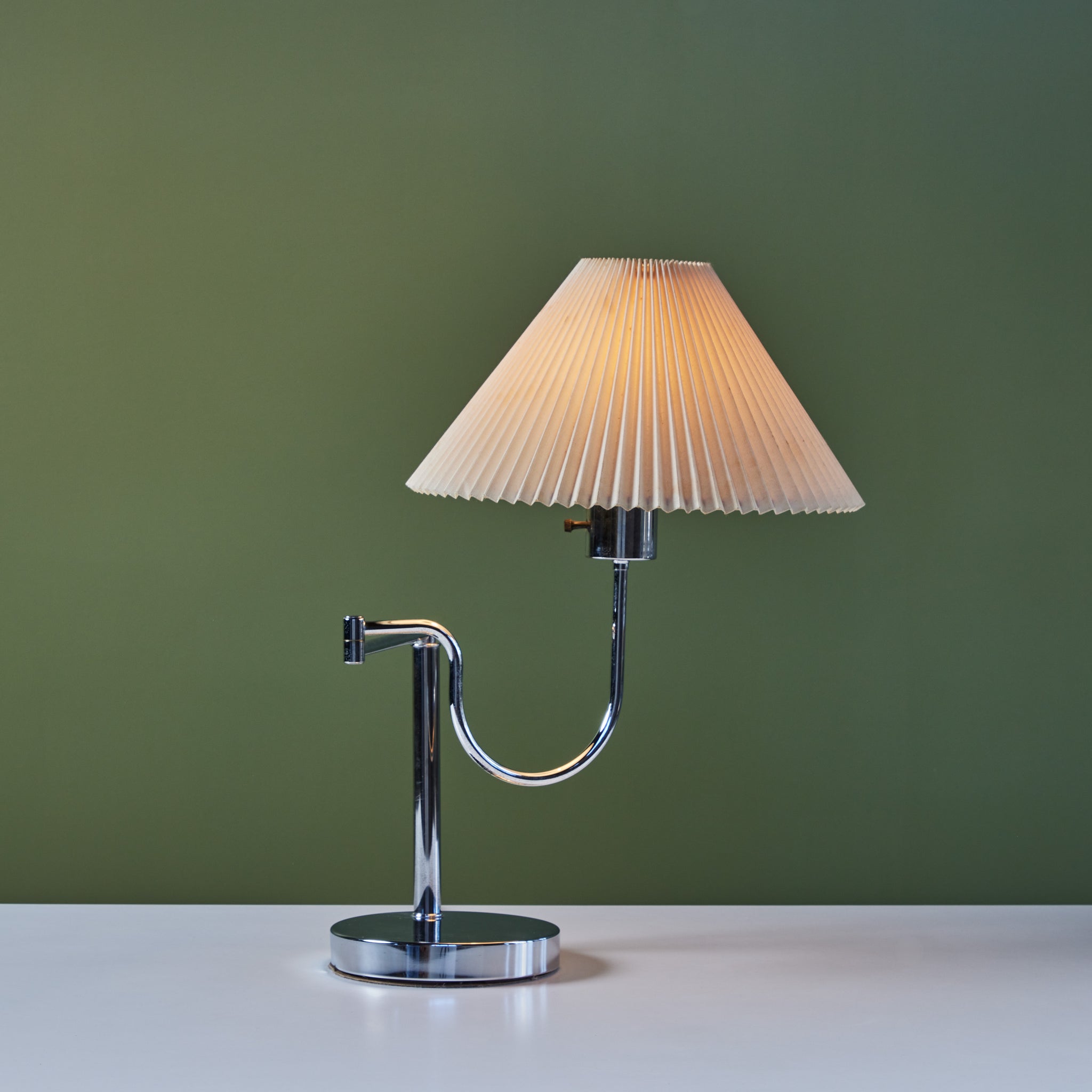 Walter Von Nessen Style Table Lamp