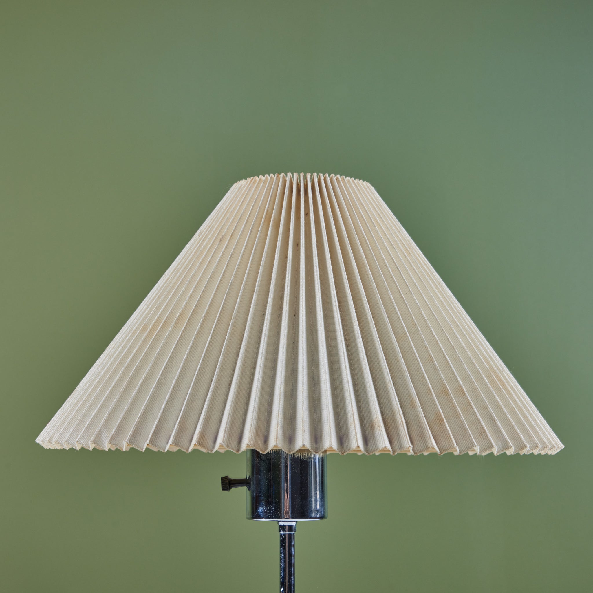 Walter Von Nessen Style Table Lamp