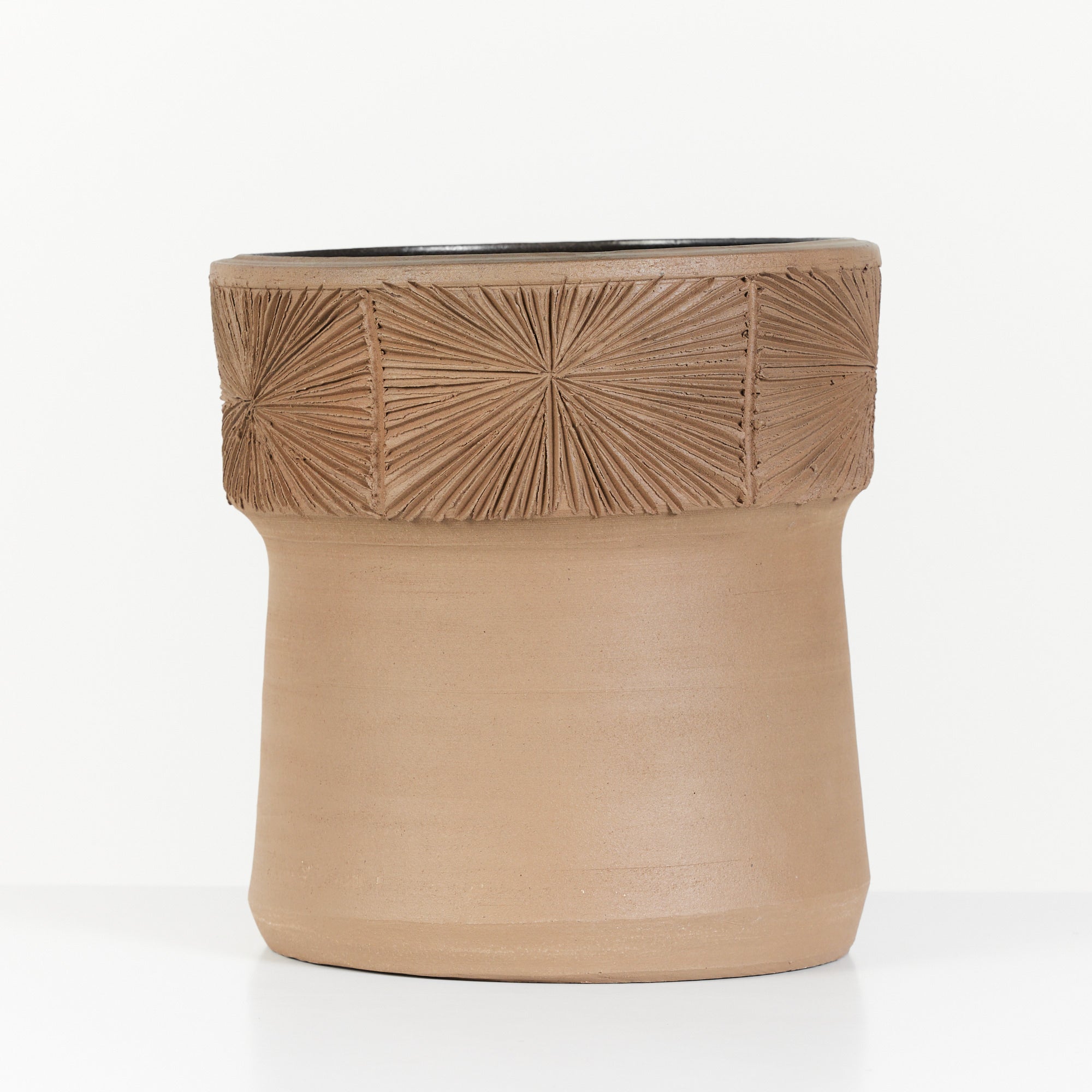 David Cressey & Robert Maxwell for Earthgender Rimmed Sunburst Planter