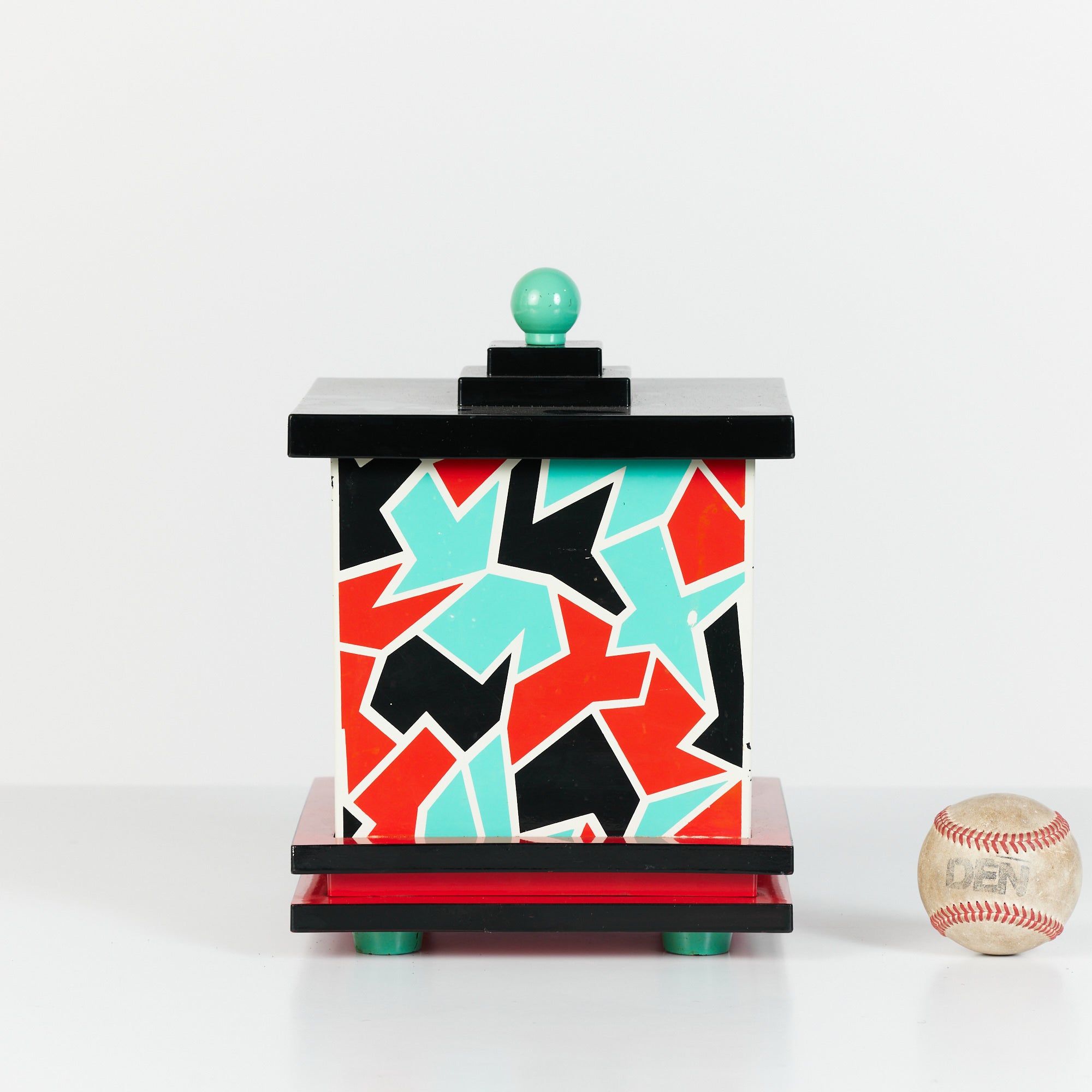 Memphis Post Modern Lidded Ice Bucket for Taste Seller by Sigma
