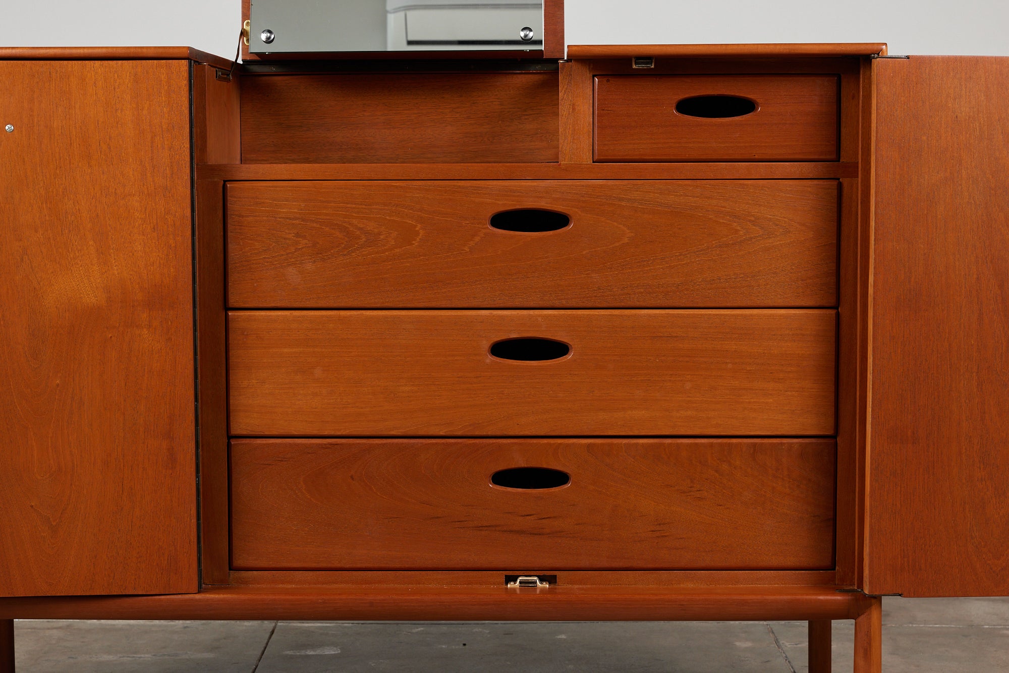 ON HOLD ** Mount Airy Furniture Vanity Dresser