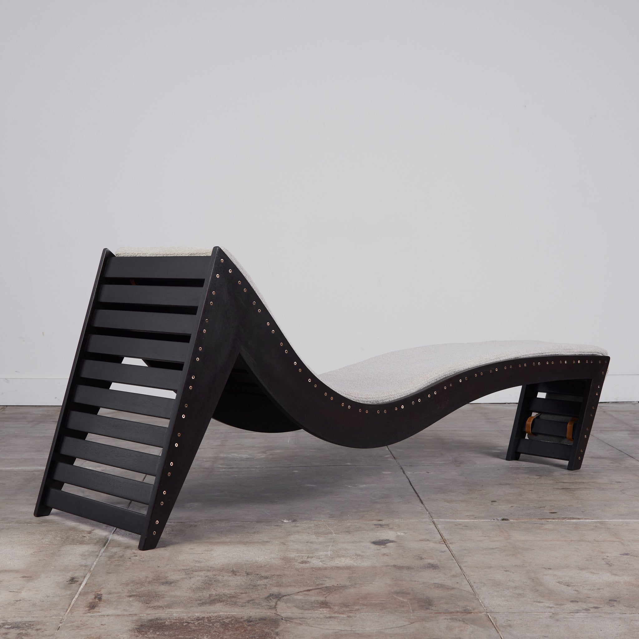 Martin Simpson Boucle Chaise Lounge