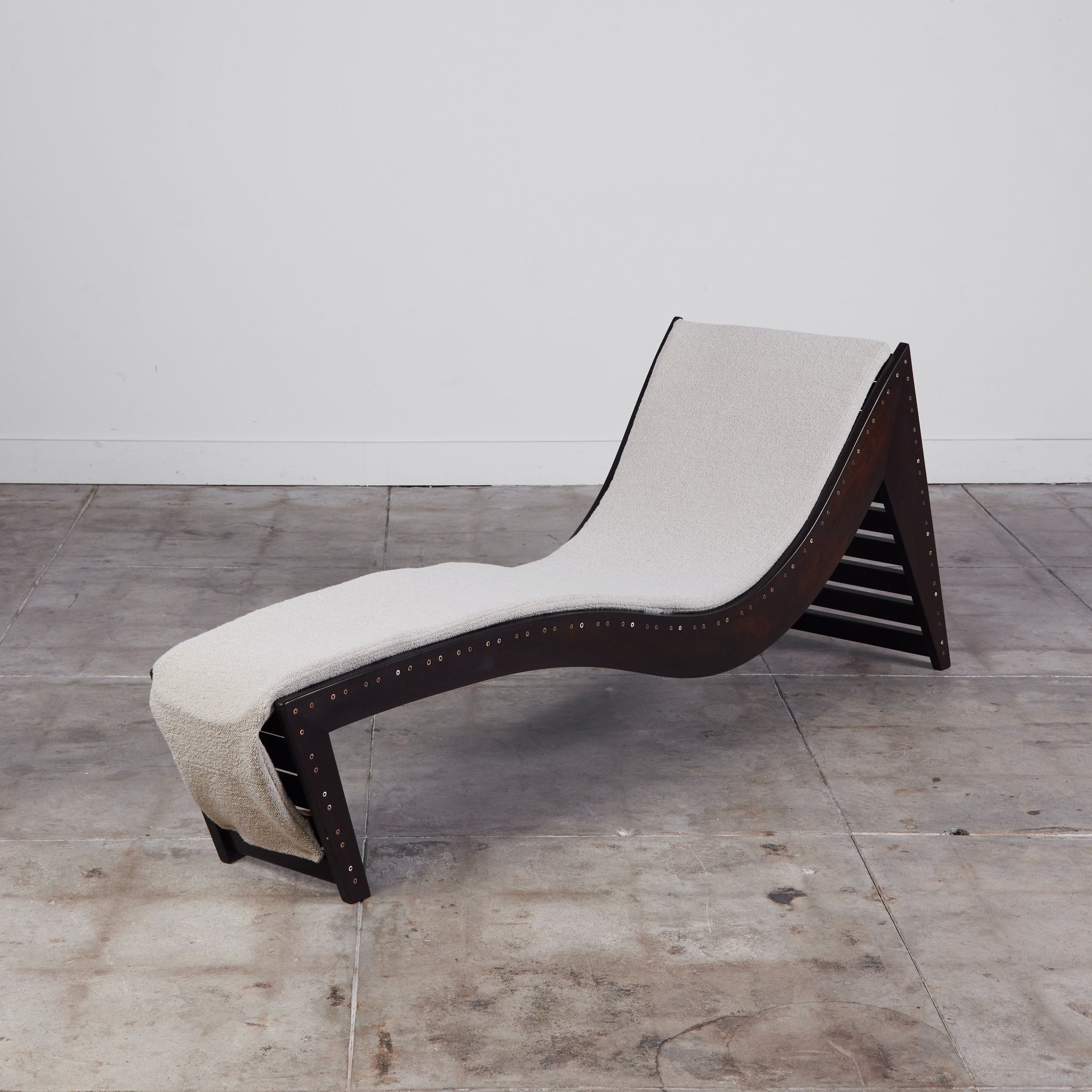 Martin Simpson Boucle Chaise Lounge
