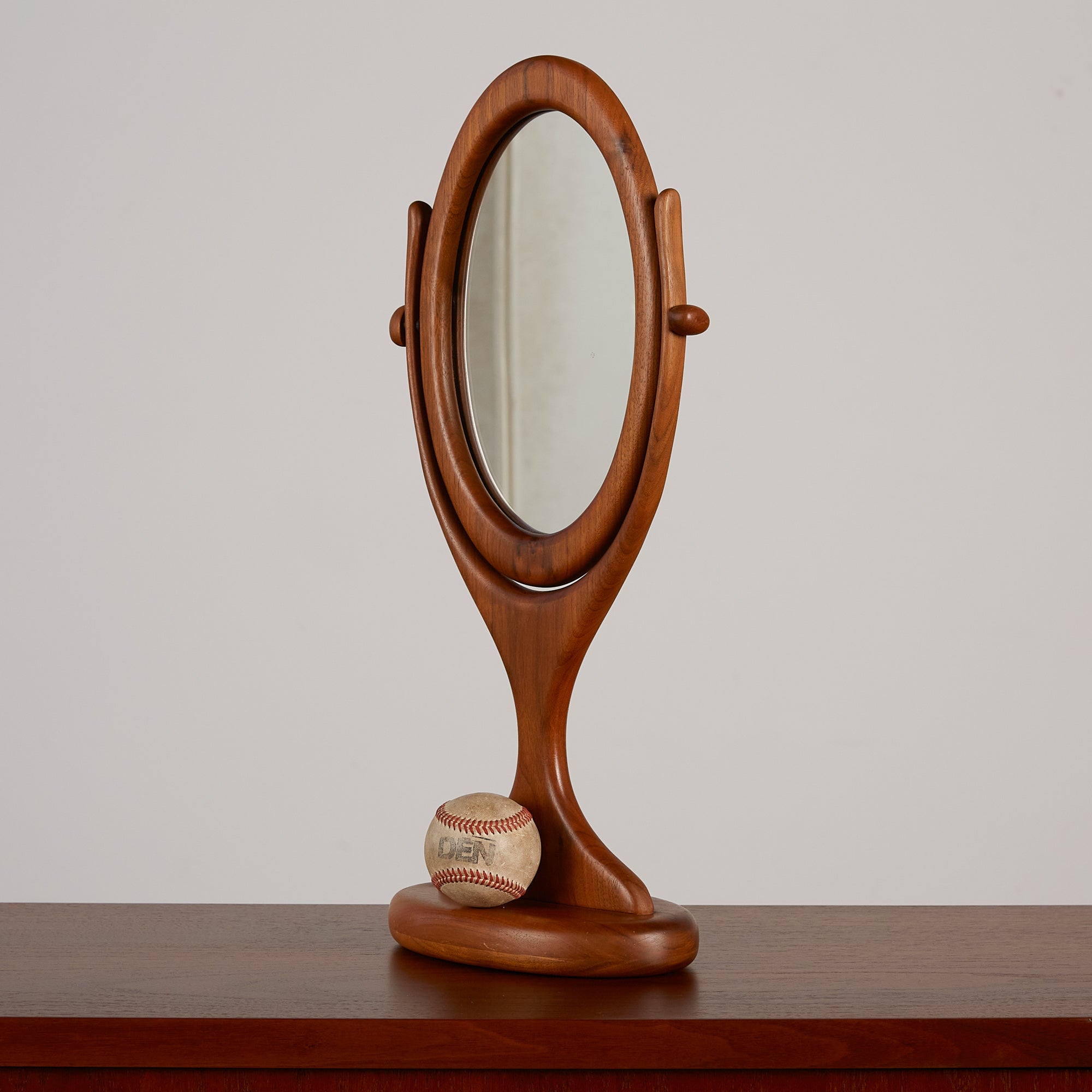 Stand up top vanity mirror
